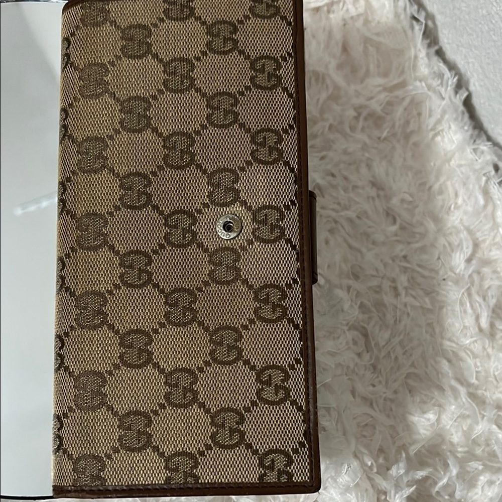 Gucci Monogram Tan Clutch Wallet Authentic EUC - Picture 9 of 17